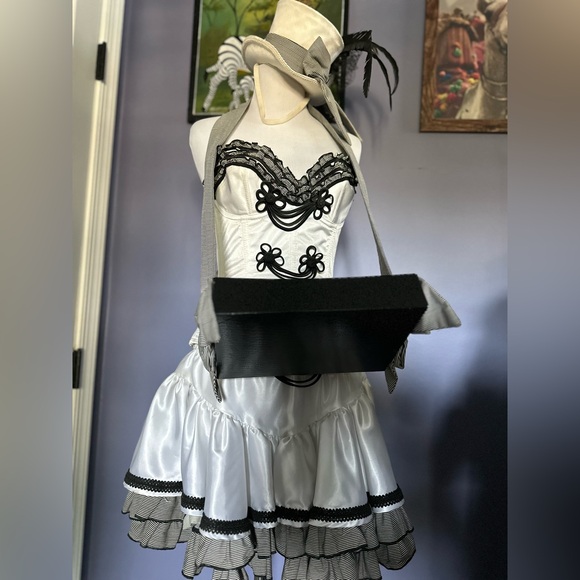 Trashy Original Bespoke/custom Cigarette Girl Costume - Picture 12 of 16